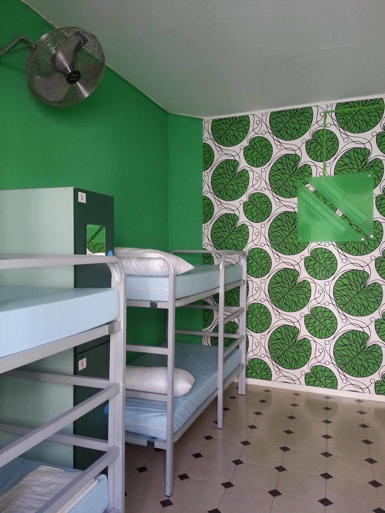 Hostal Red Nest *